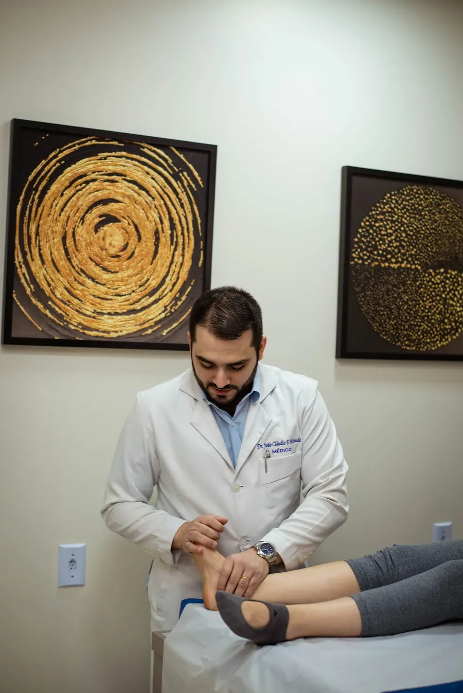 Terapia por ondas de choque com o Dr. João Cláudio em Goiânia